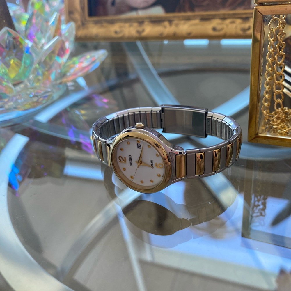 Elegant Seiko Solar Watch - Gold & Silver TwoTone with date - Solar Eco-friendly - Picture 6 of 6